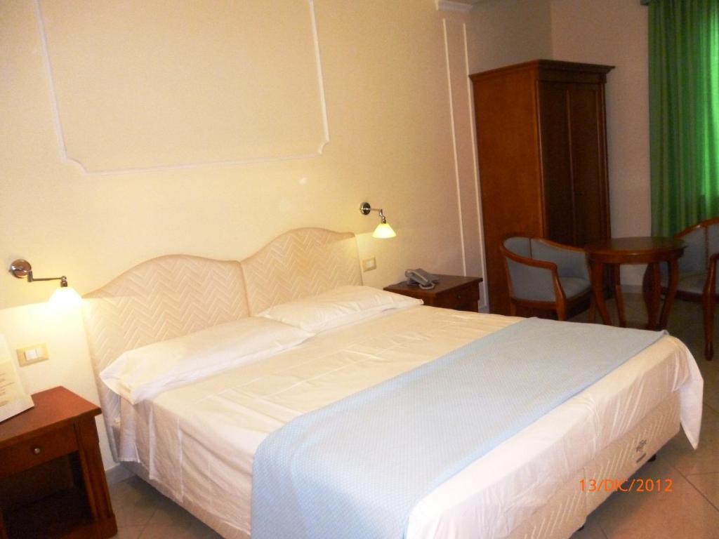 Hotel Marinella Pizzo  Pokój zdjęcie